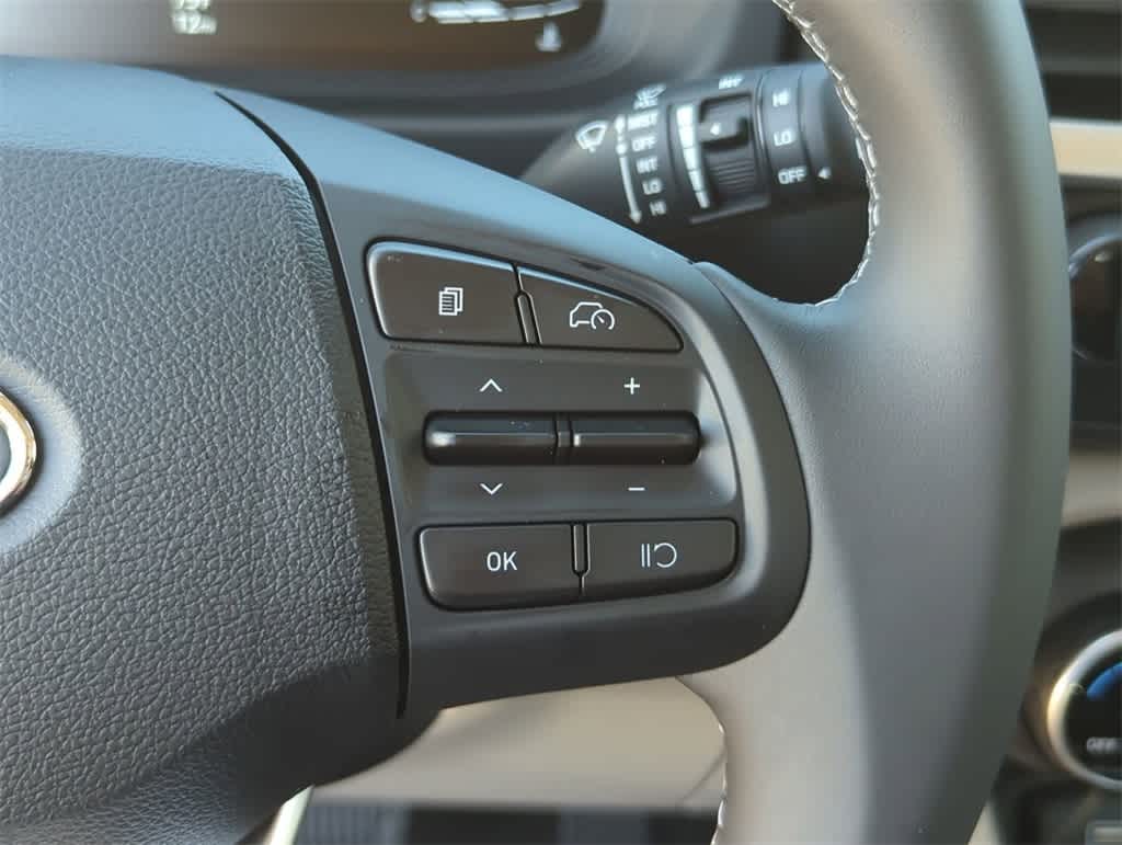 Thumbnail: 2025 Hyundai Venue - 25