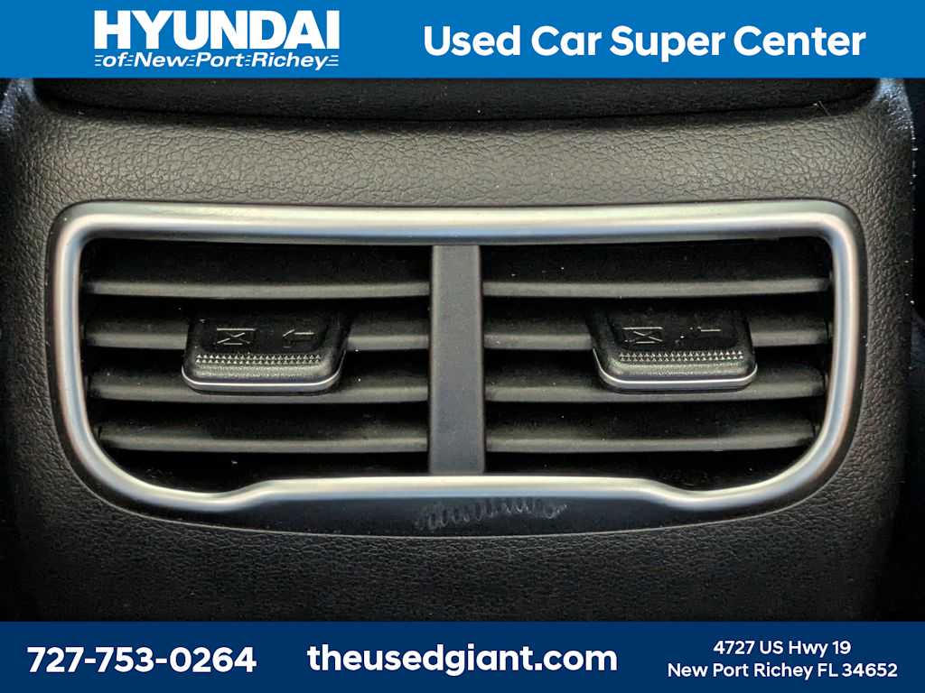 Thumbnail: 2023 Hyundai Santa Fe - 16