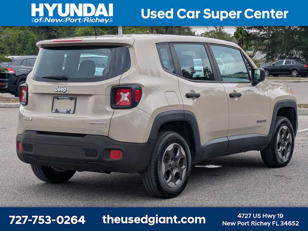 Thumbnail: 2015 Jeep Renegade - 5