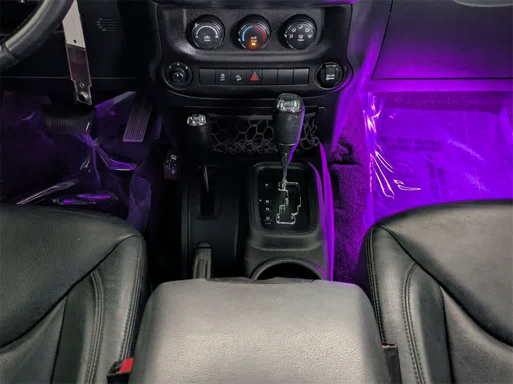 Thumbnail: 2017 Jeep Wrangler - 21