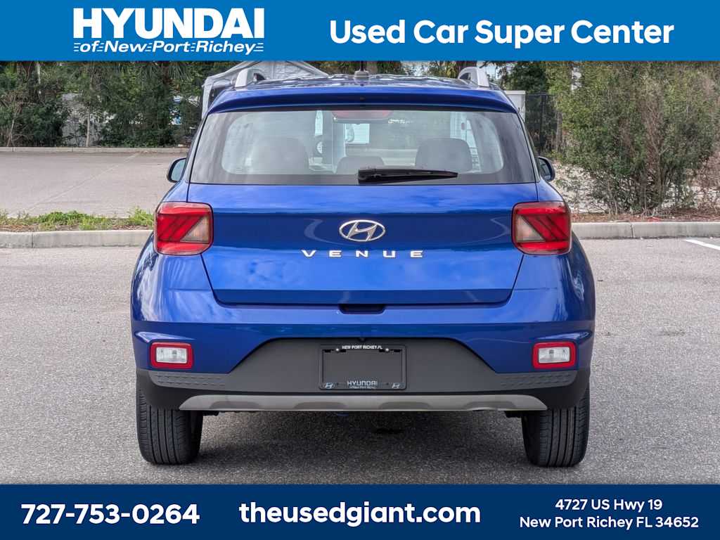 Thumbnail: 2023 Hyundai Venue - 4