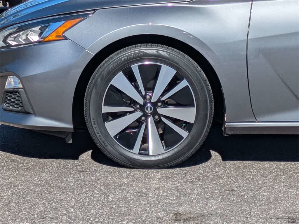 Thumbnail: 2021 Nissan Altima - 10