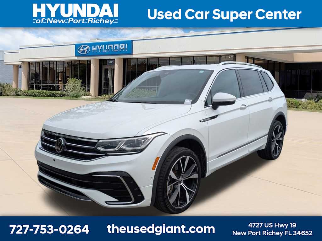 Thumbnail: 2023 Volkswagen Tiguan - 1