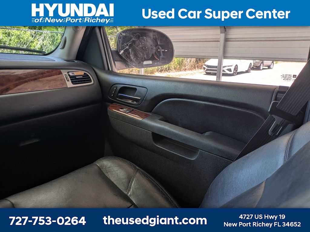Thumbnail: 2011 Chevrolet Tahoe - 23