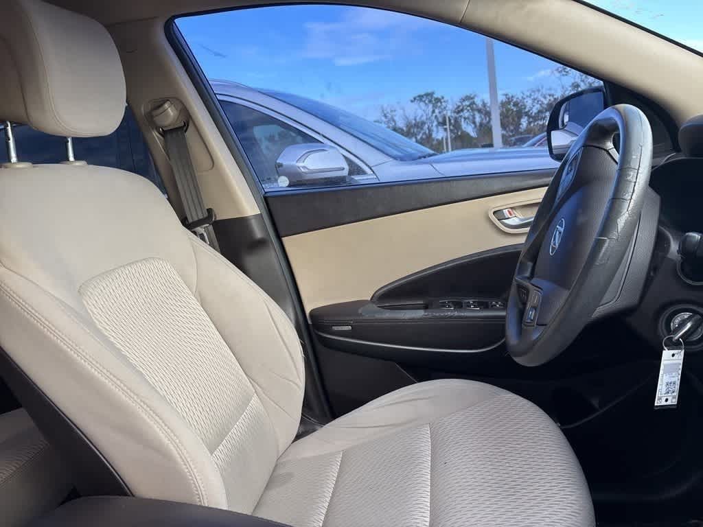 Thumbnail: 2017 Hyundai Santa Fe - 7