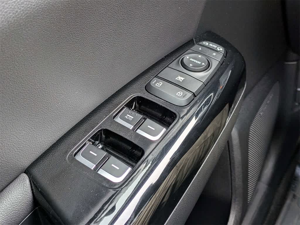 Thumbnail: 2022 Kia Sportage - 33