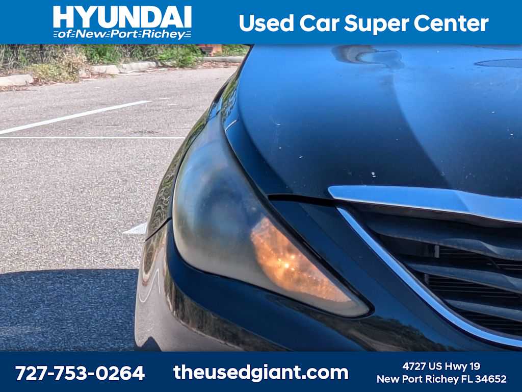 Thumbnail: 2012 Hyundai Sonata - 9