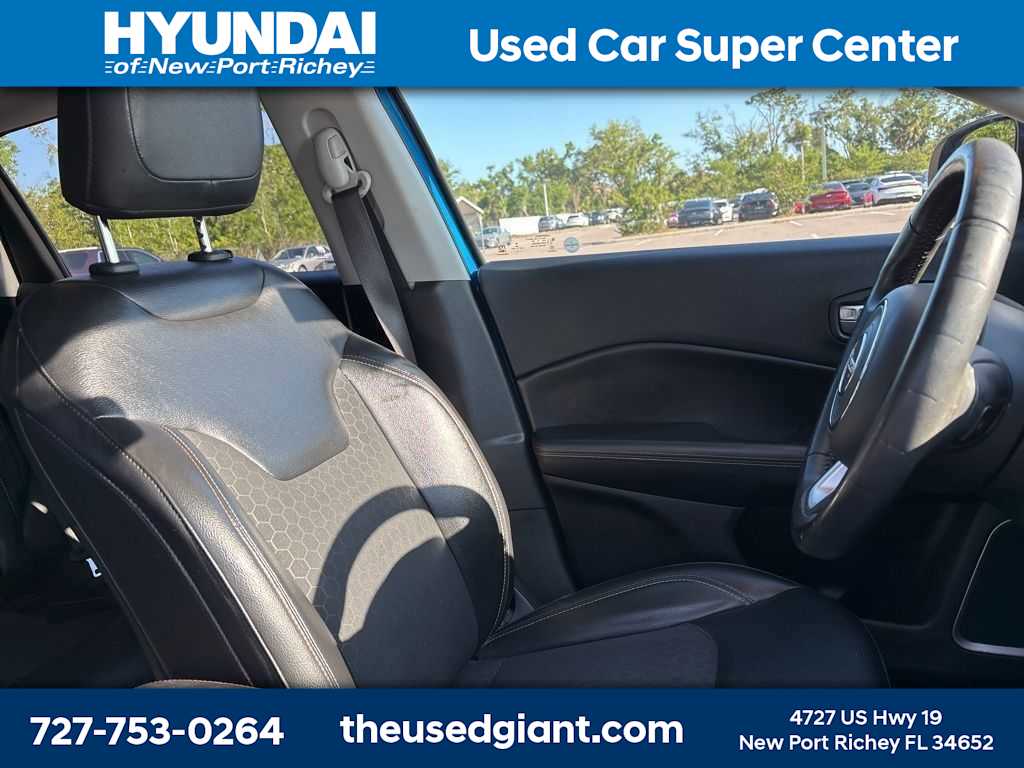 Thumbnail: 2018 Jeep Compass - 8