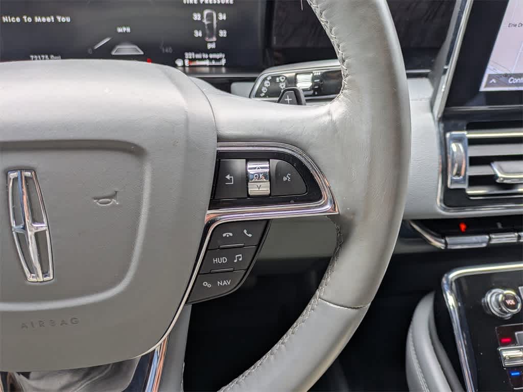 Thumbnail: 2020 Lincoln Navigator - 40