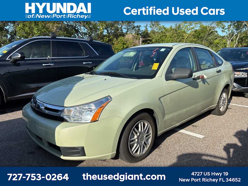 2010 Ford Focus SE Hero Image