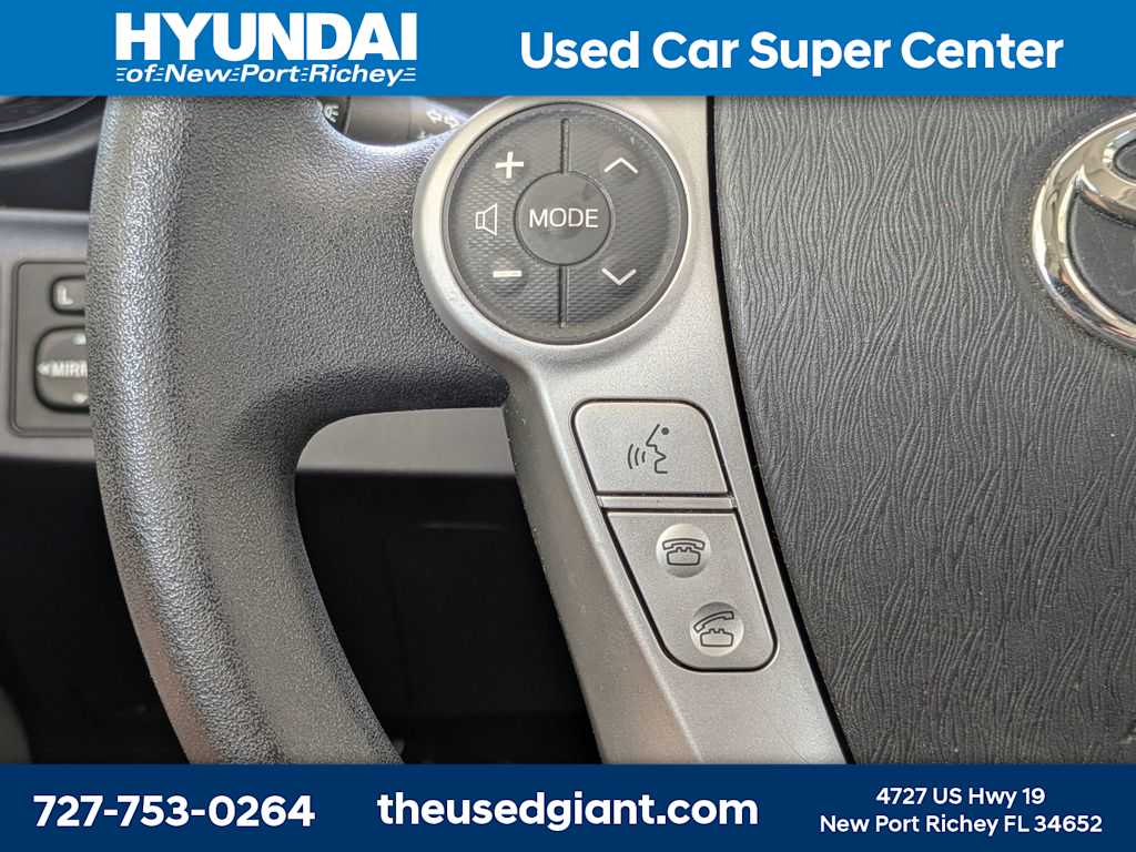 Thumbnail: 2012 Toyota Prius c - 26