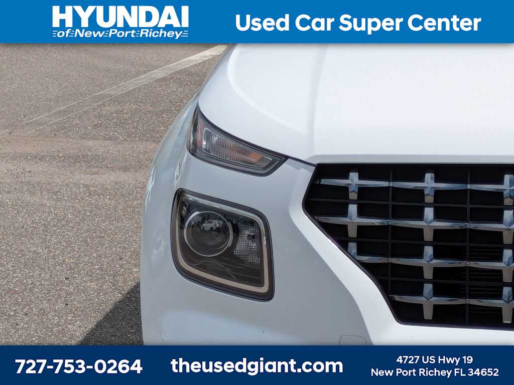 Thumbnail: 2023 Hyundai Venue - 9