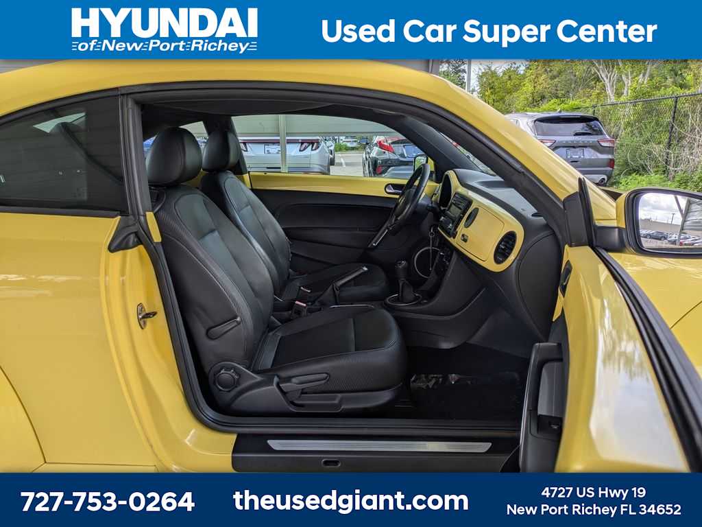 Thumbnail: 2012 Volkswagen Beetle - 15