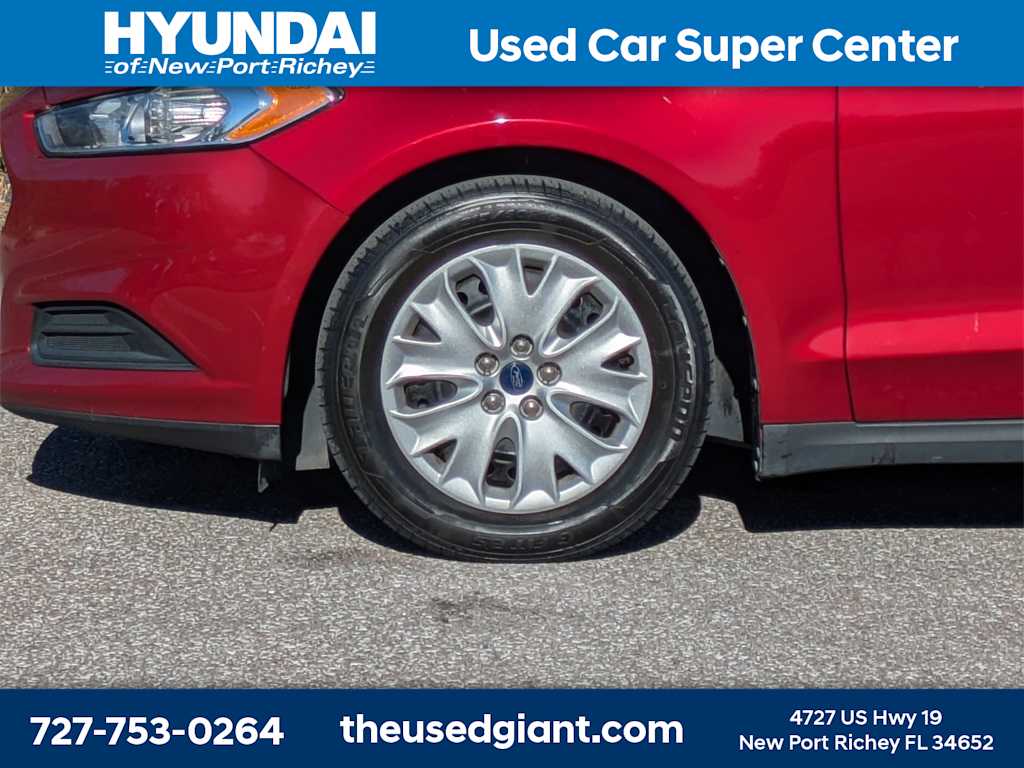 Thumbnail: 2013 Ford Fusion - 10