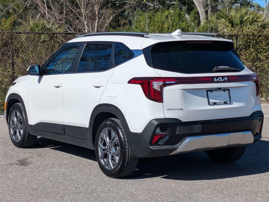 Thumbnail: 2024 Kia Seltos - 3