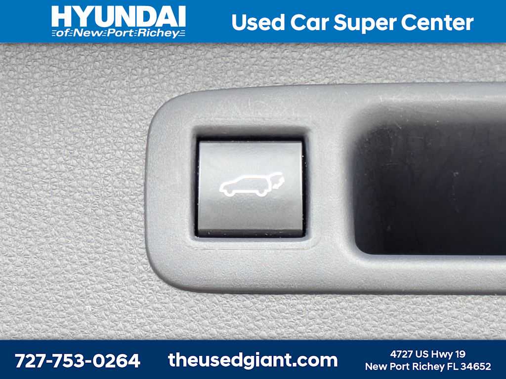 Thumbnail: 2021 Toyota Highlander - 13