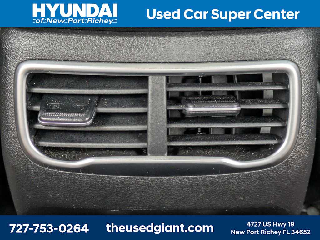 Thumbnail: 2022 Hyundai Santa Fe - 15