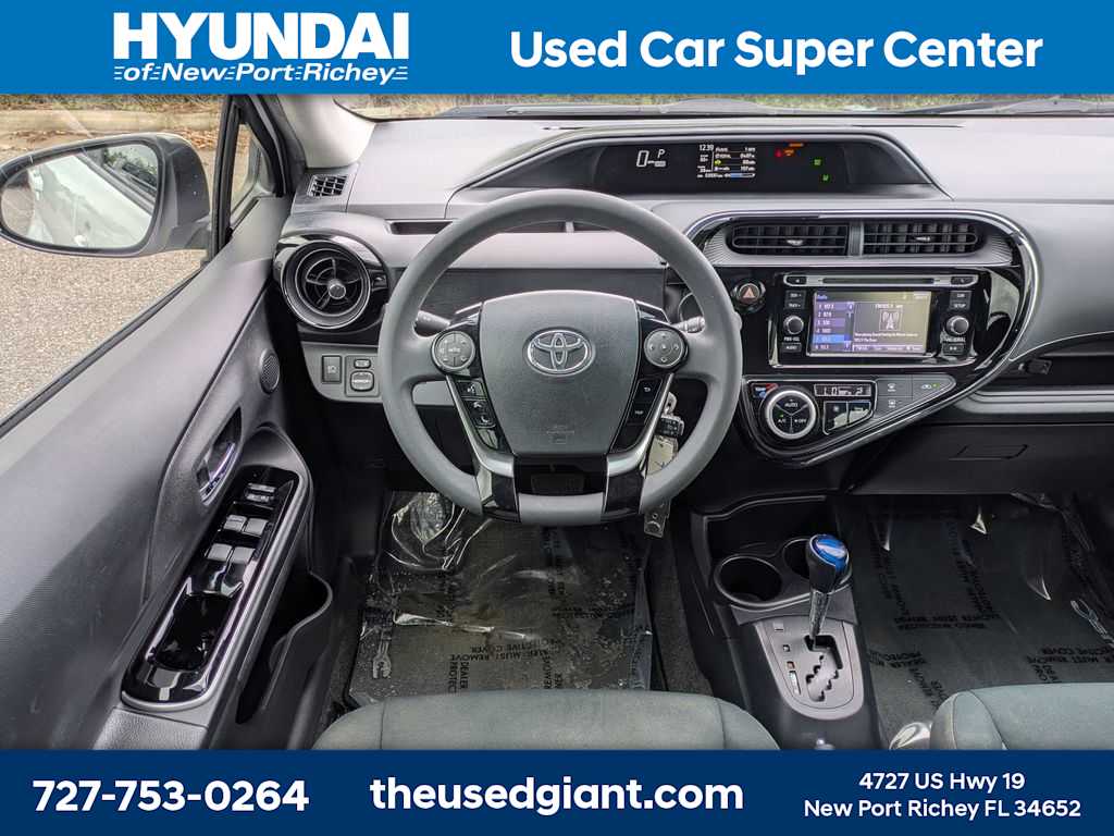 Thumbnail: 2018 Toyota Prius c - 17