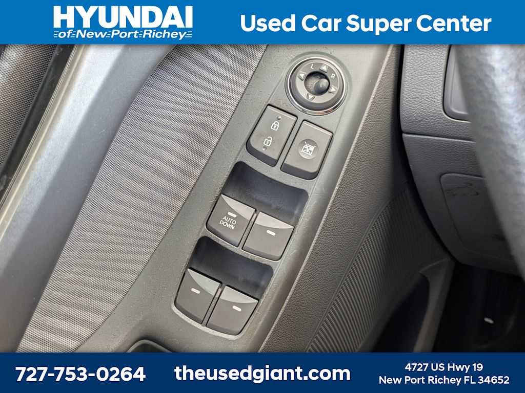 Thumbnail: 2013 Hyundai Elantra - 24