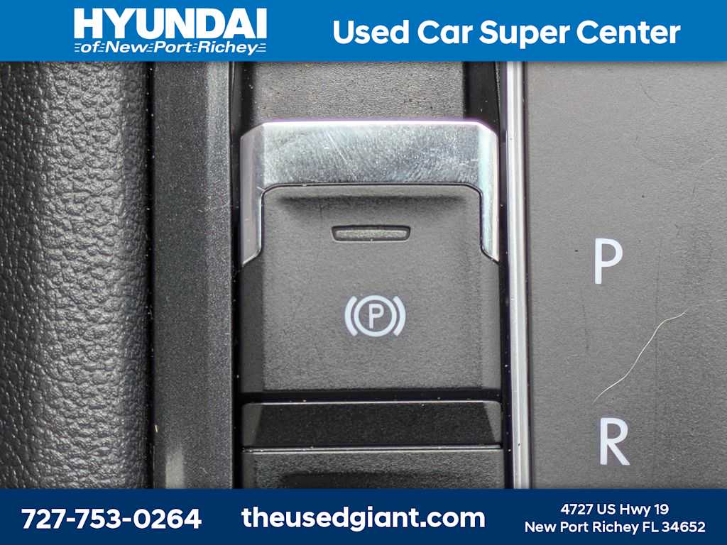 Thumbnail: 2018 Volkswagen Tiguan - 30