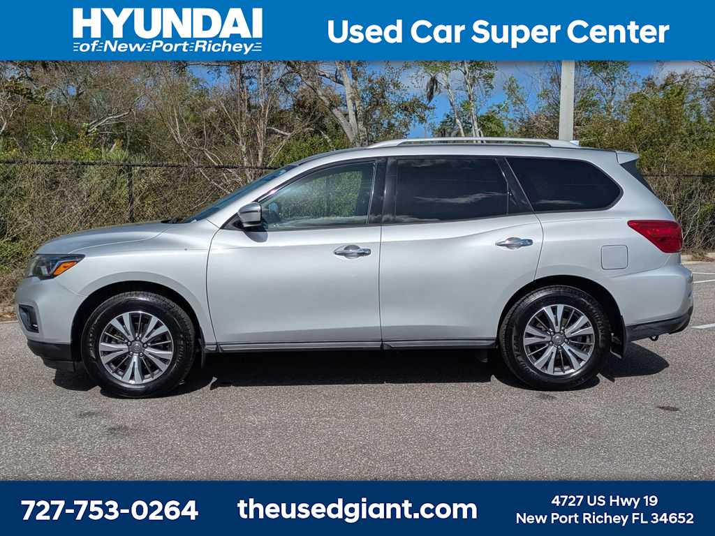 Thumbnail: 2020 Nissan Pathfinder - 2