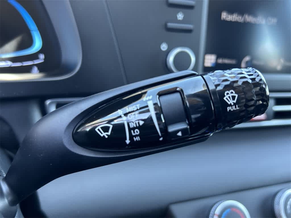 Thumbnail: 2025 Hyundai Elantra - 25