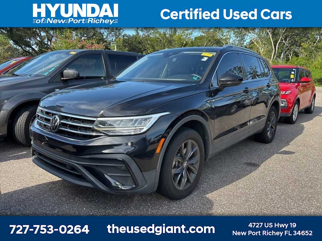 Thumbnail: 2023 Volkswagen Tiguan - 1