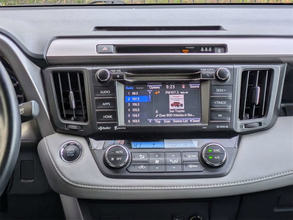 Thumbnail: 2018 Toyota RAV4 - 20