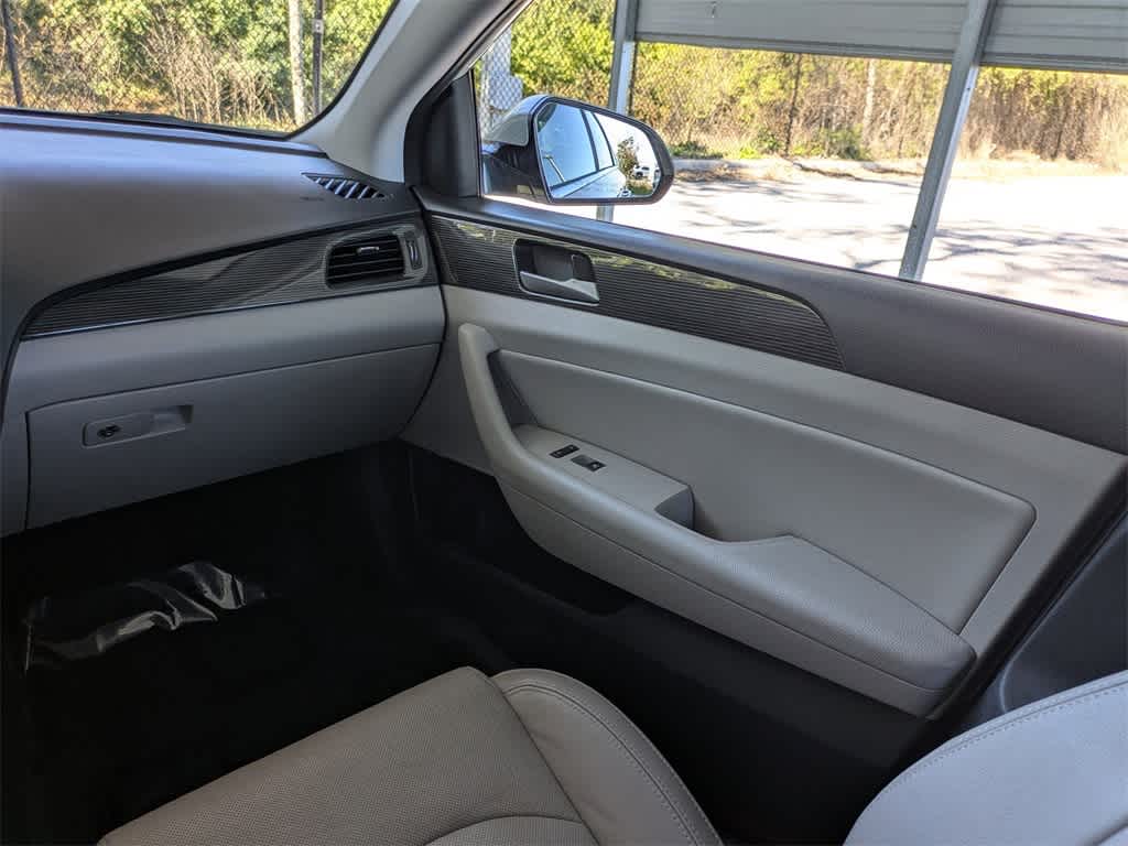 Thumbnail: 2019 Hyundai Sonata - 19