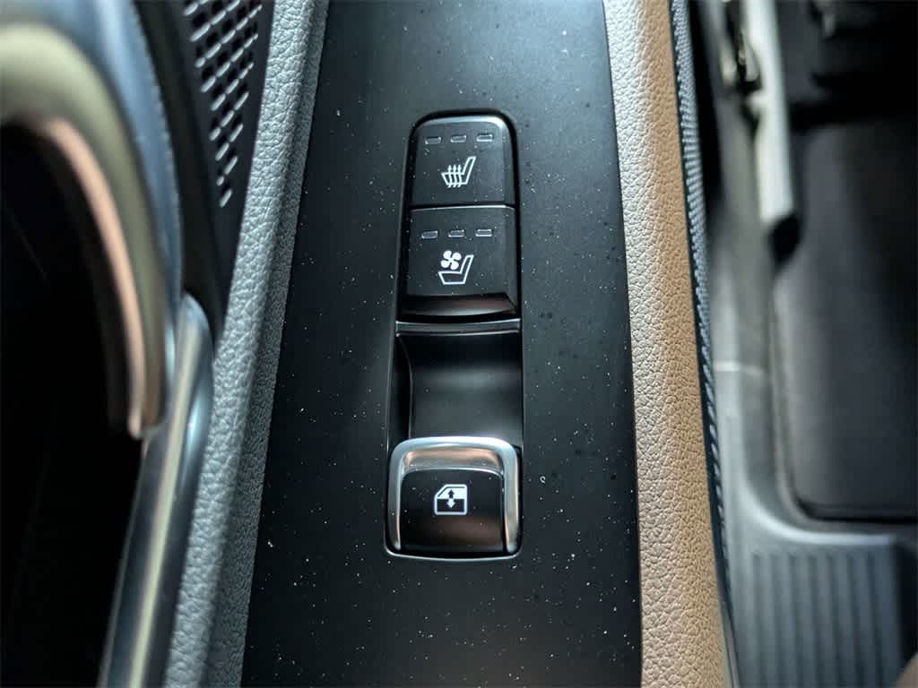 Thumbnail: 2021 Kia Telluride - 24