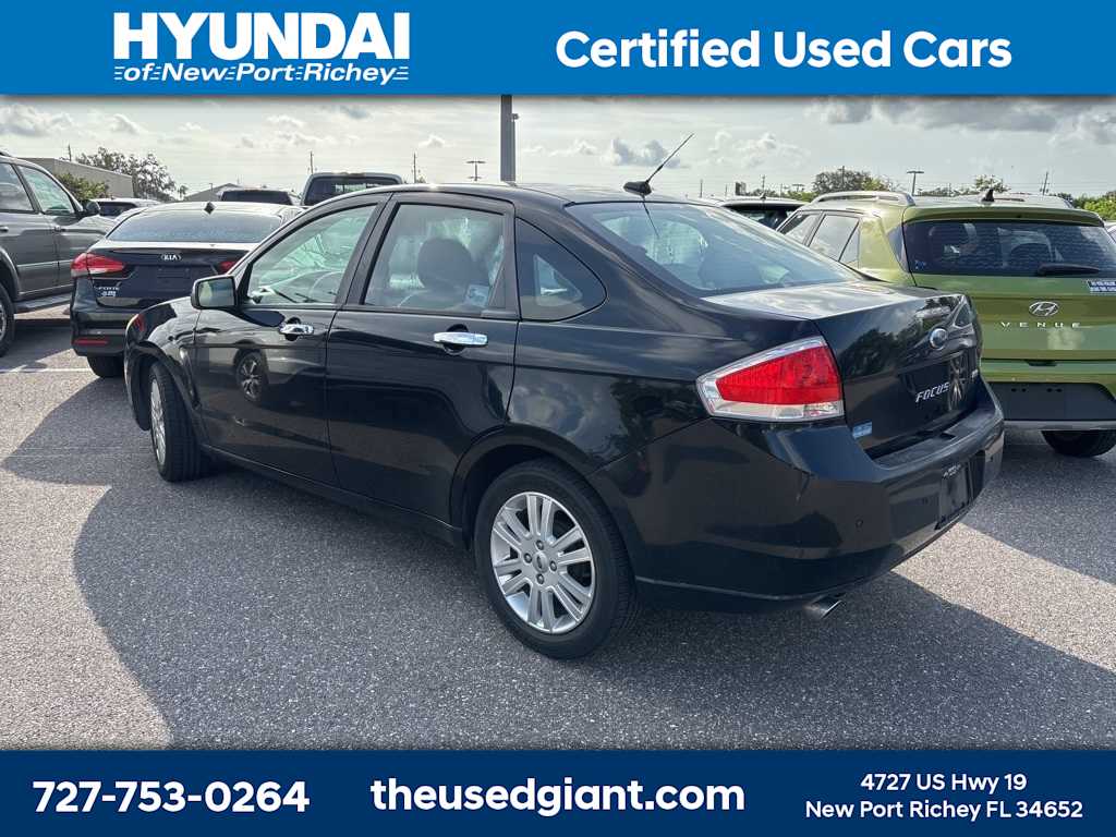 Thumbnail: 2010 Ford Focus - 2