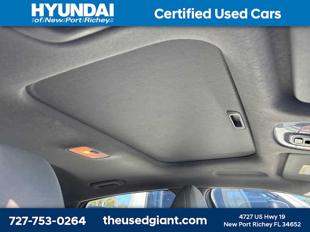 Thumbnail: 2022 Hyundai Elantra - 8