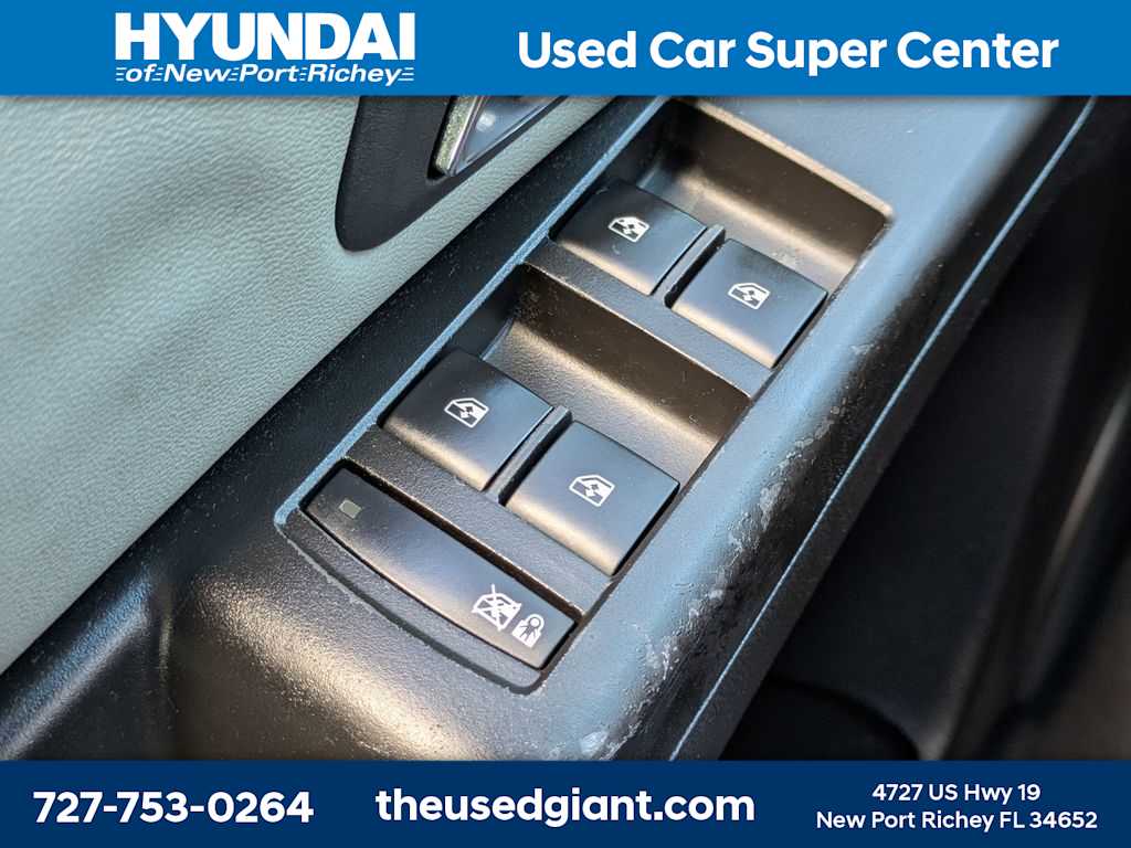 Thumbnail: 2011 Chevrolet Cruze - 24