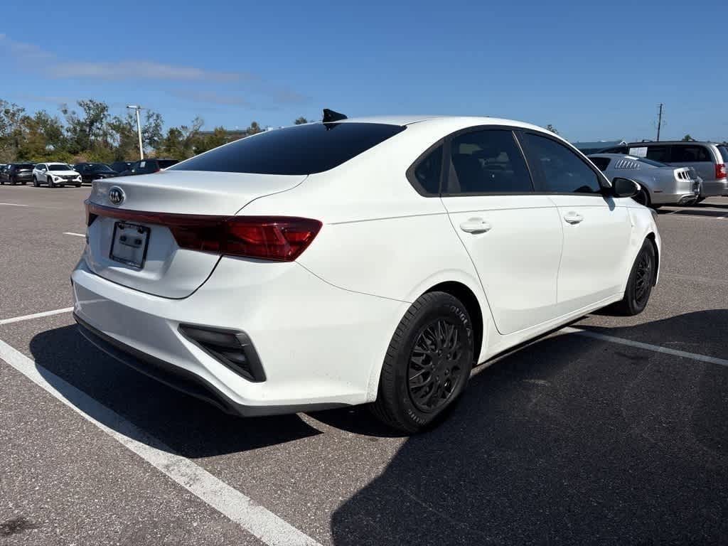 Thumbnail: 2021 Kia Forte - 3