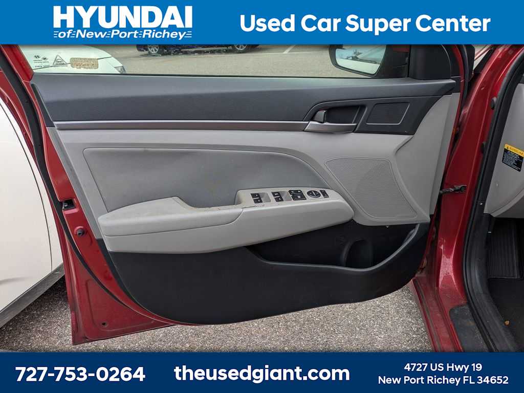 Thumbnail: 2017 Hyundai Elantra - 9