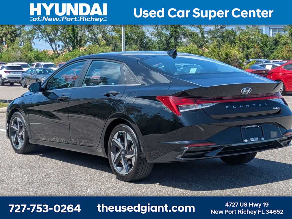 Thumbnail: 2023 Hyundai Elantra - 3