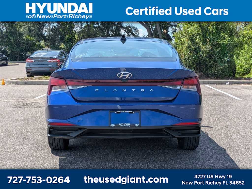 Thumbnail: 2022 Hyundai Elantra - 4