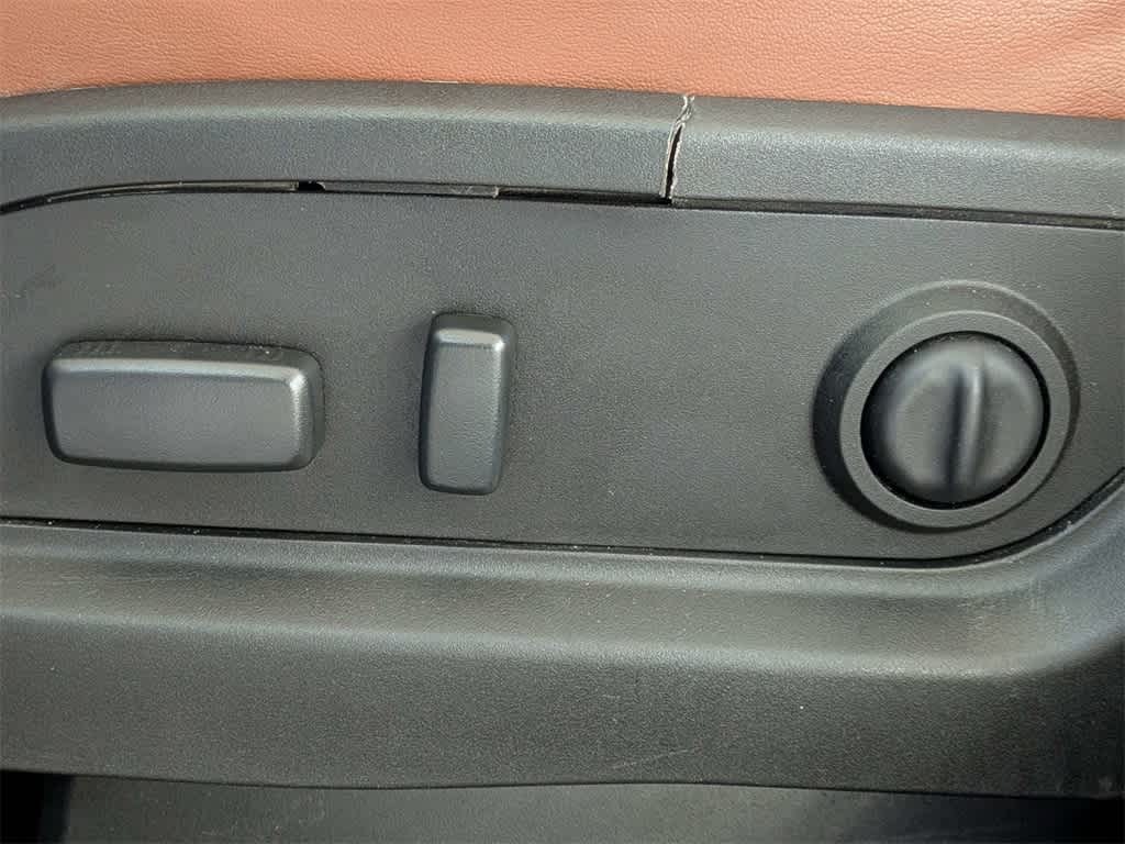 Thumbnail: 2017 Chevrolet Traverse - 25