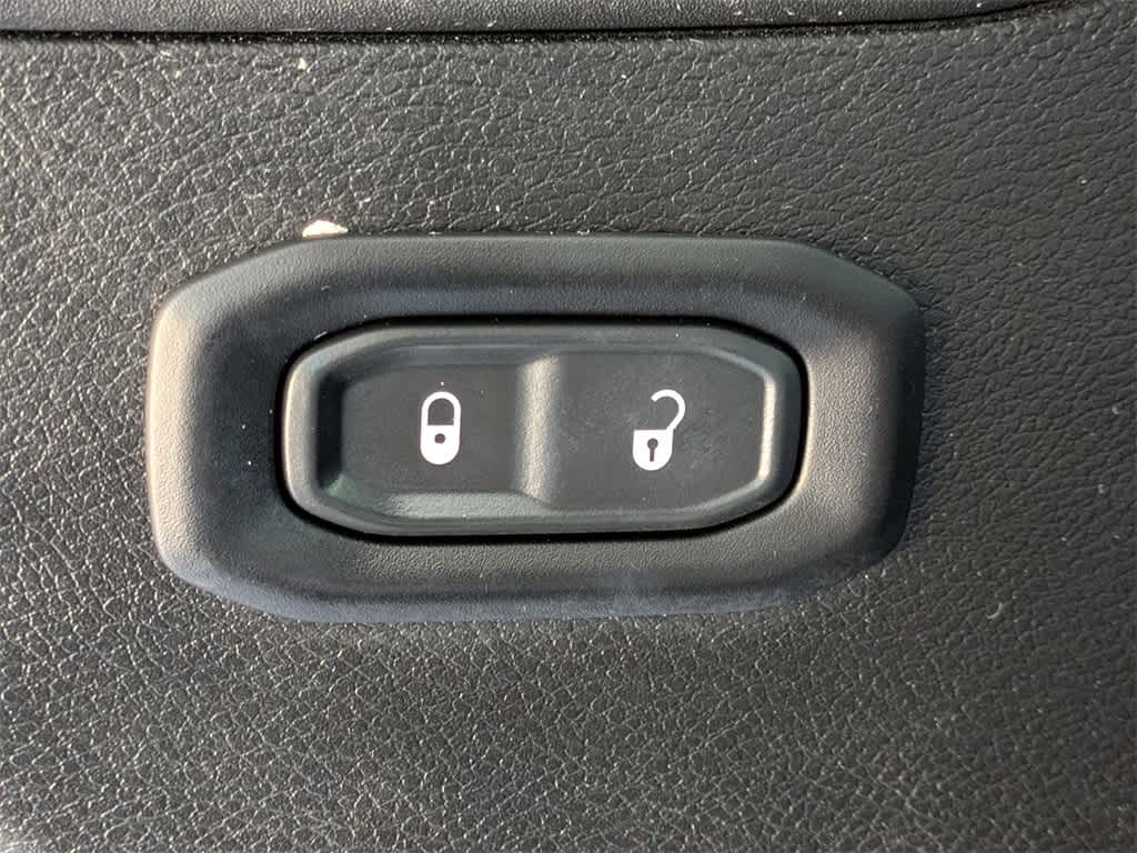 Thumbnail: 2021 Jeep Wrangler - 30