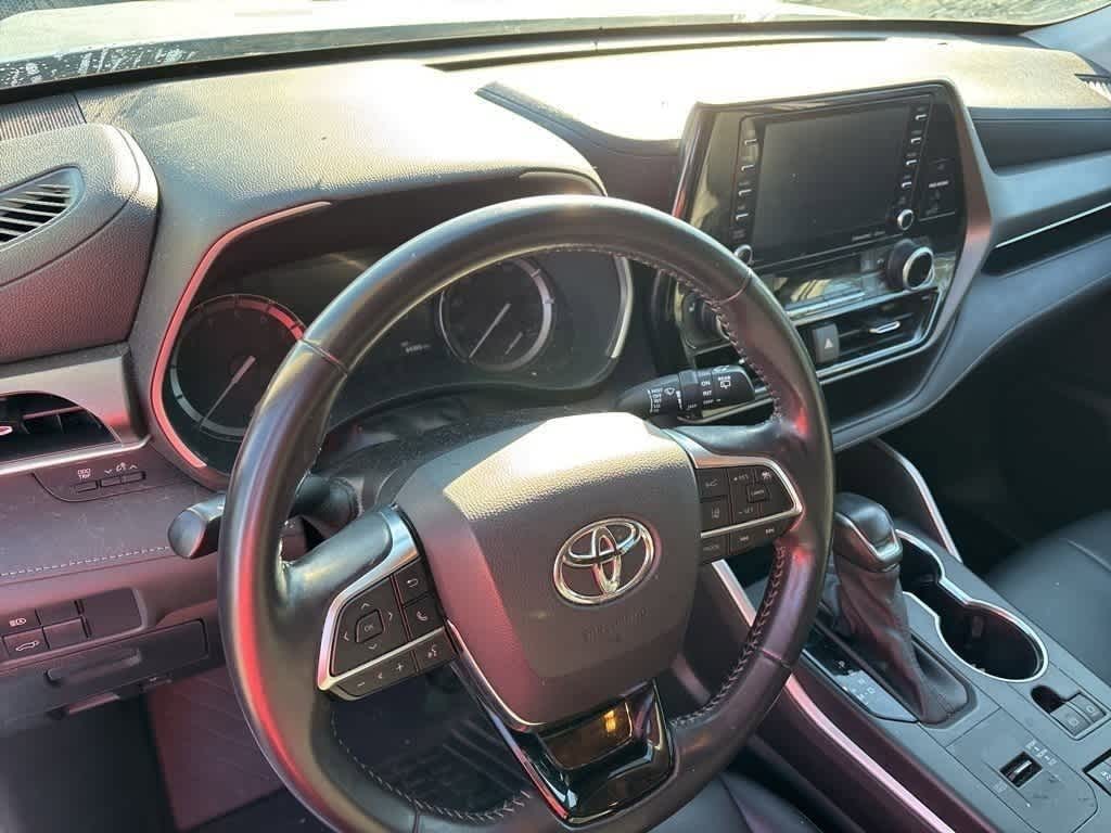Thumbnail: 2021 Toyota Highlander - 13