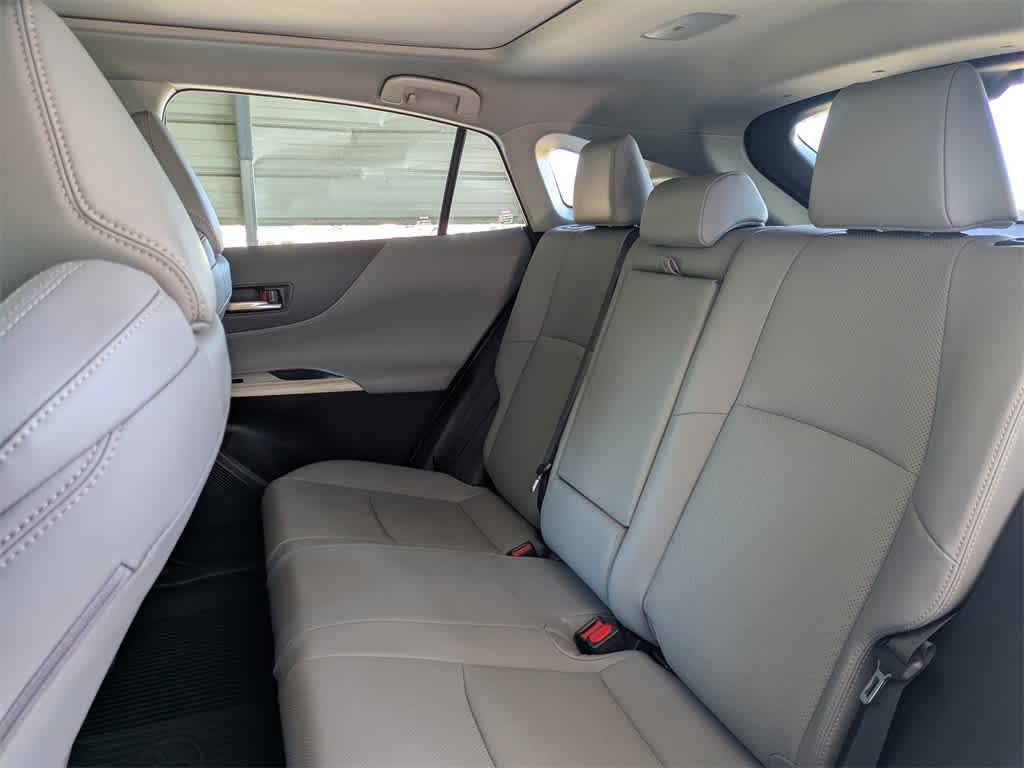 Thumbnail: 2024 Toyota Venza - 17