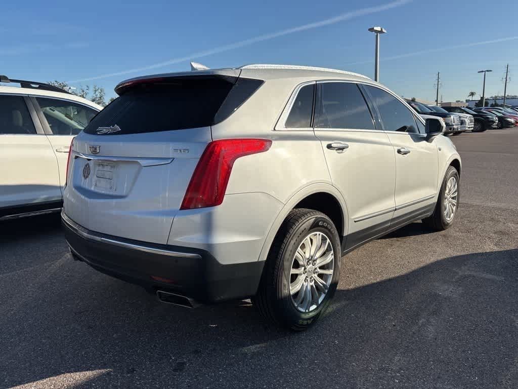 Thumbnail: 2017 Cadillac XT5 - 3