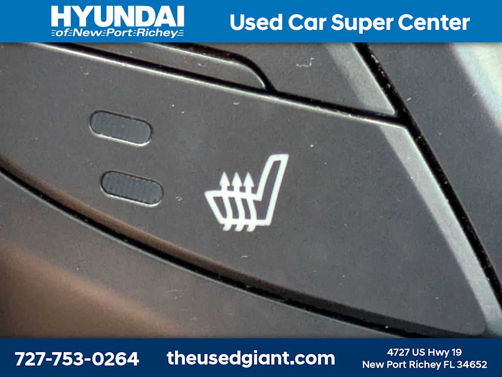 Thumbnail: 2013 Hyundai Veloster - 23