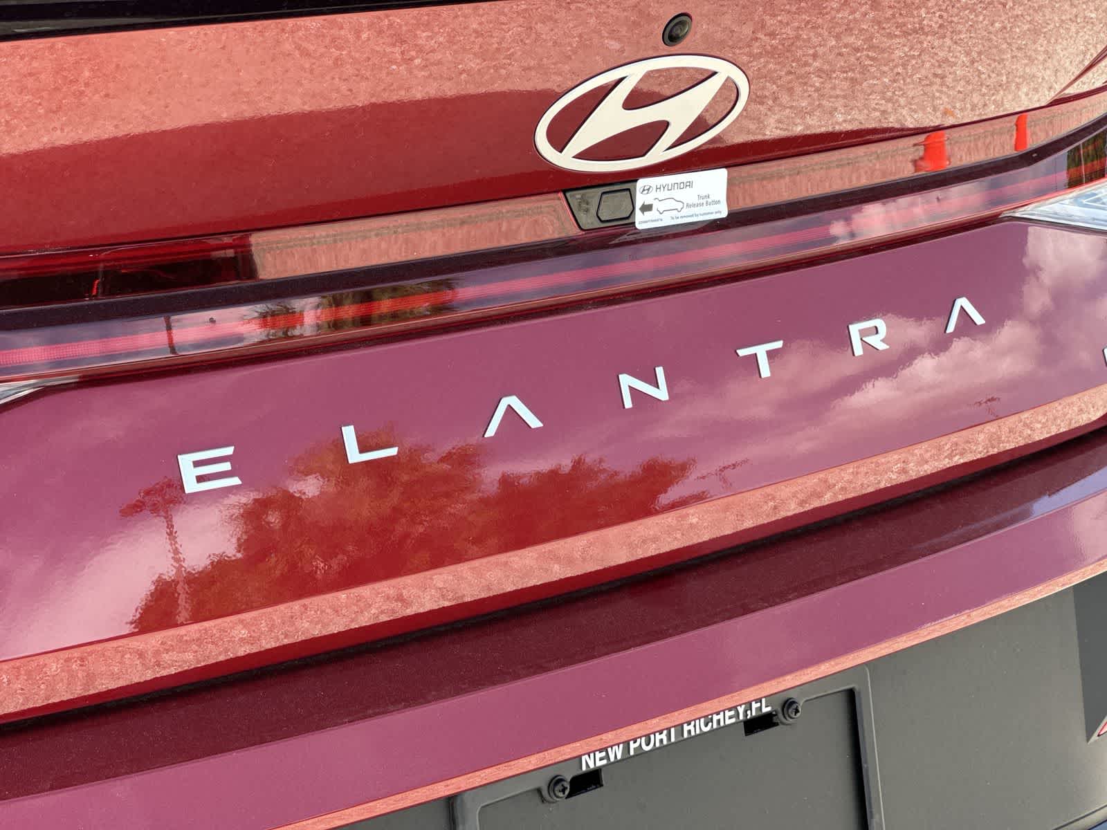 2025 Hyundai Elantra Sport 12