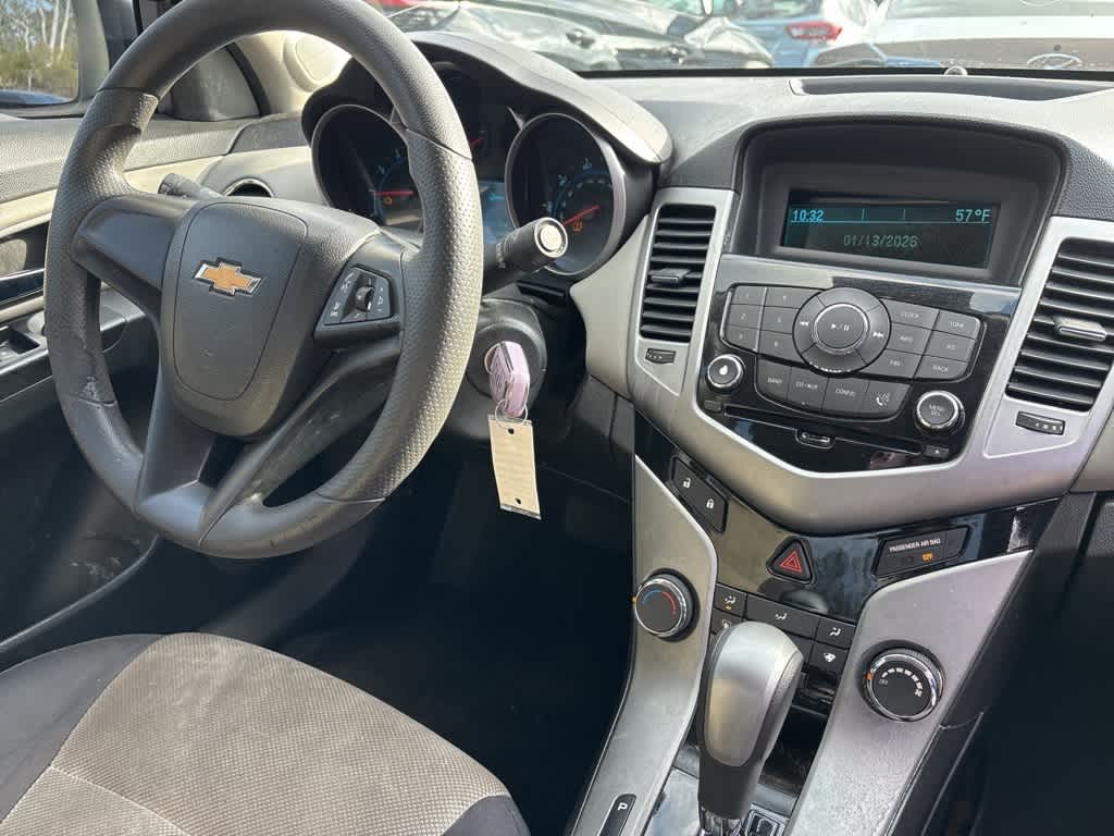 Thumbnail: 2013 Chevrolet Cruze - 6