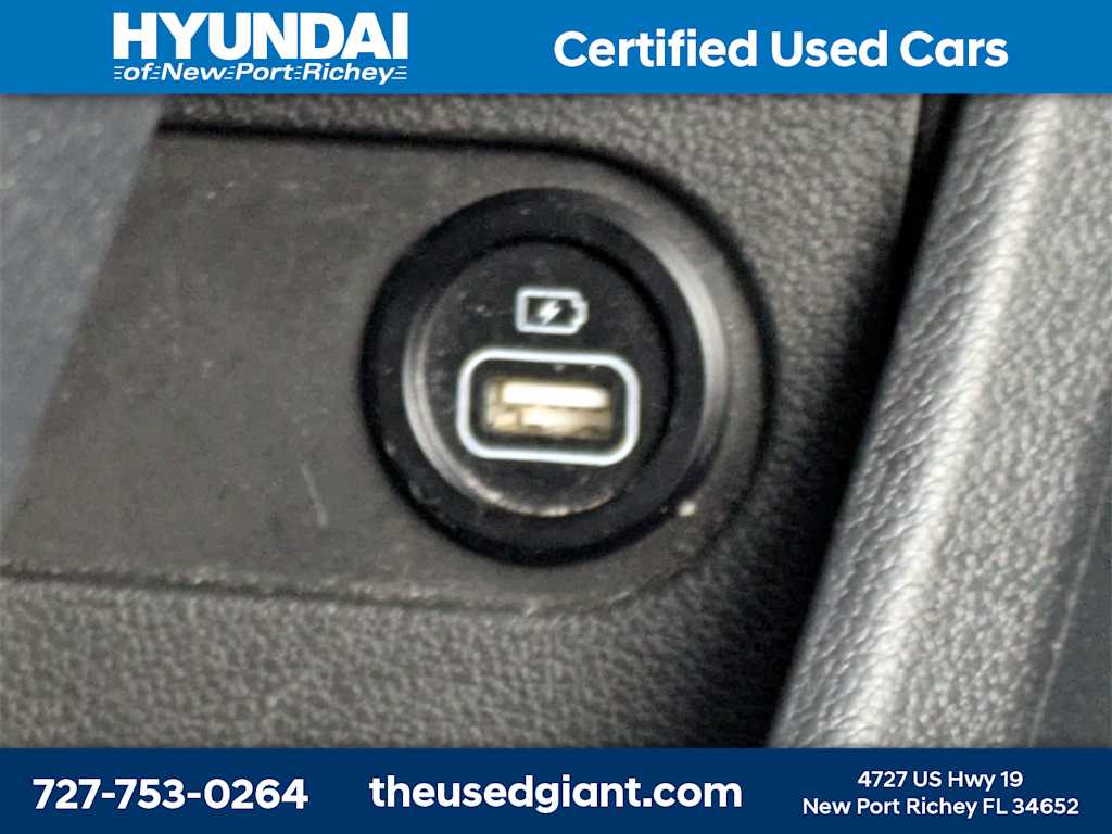 Thumbnail: 2022 Hyundai Santa Fe - 30