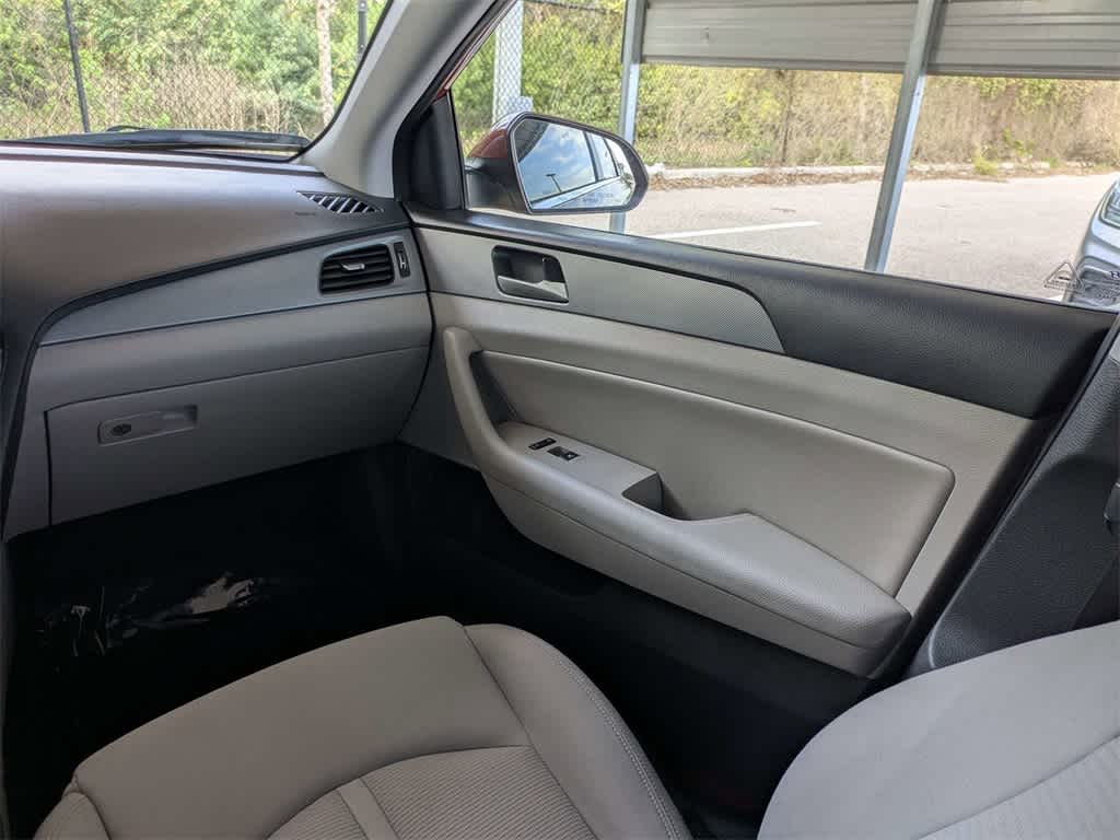 Thumbnail: 2019 Hyundai Sonata - 18