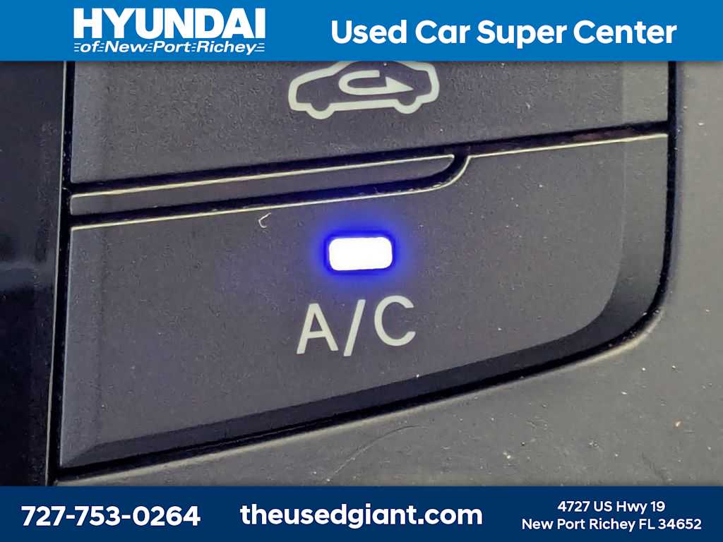 Thumbnail: 2013 Hyundai Sonata - 21