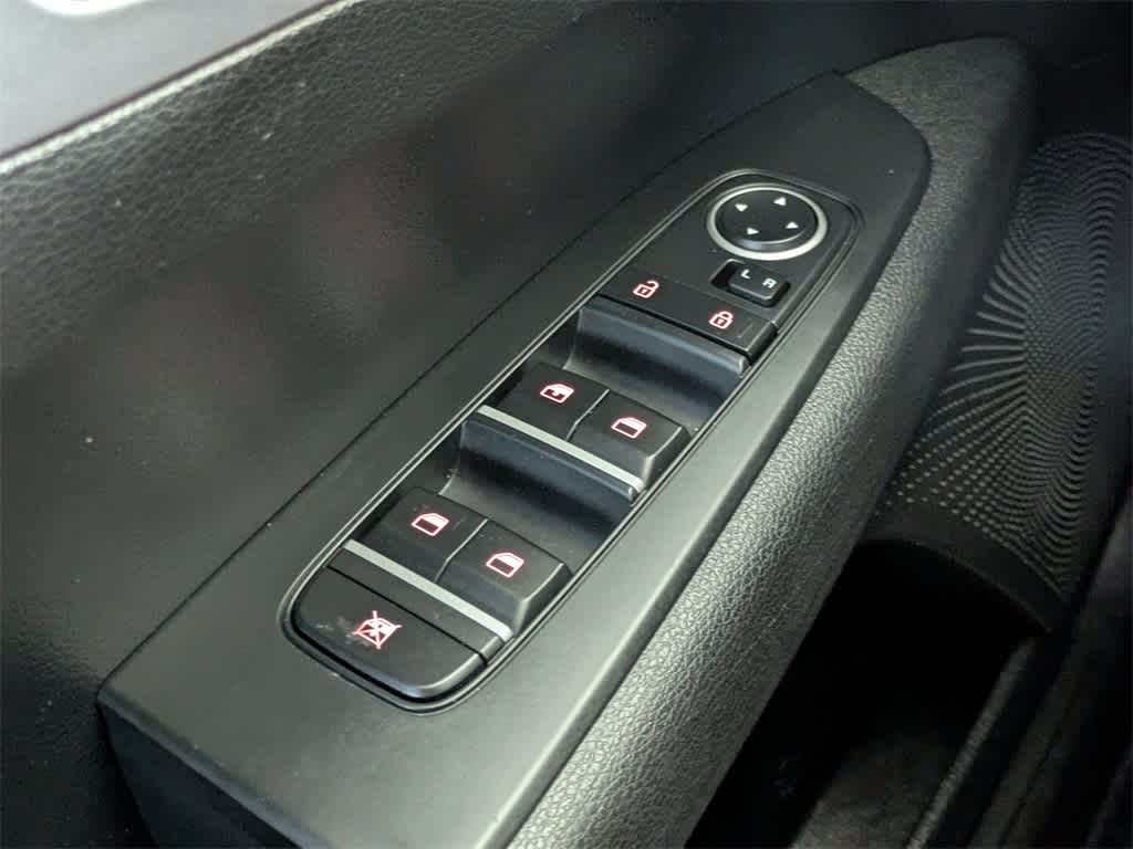 Thumbnail: 2022 Kia Forte - 22