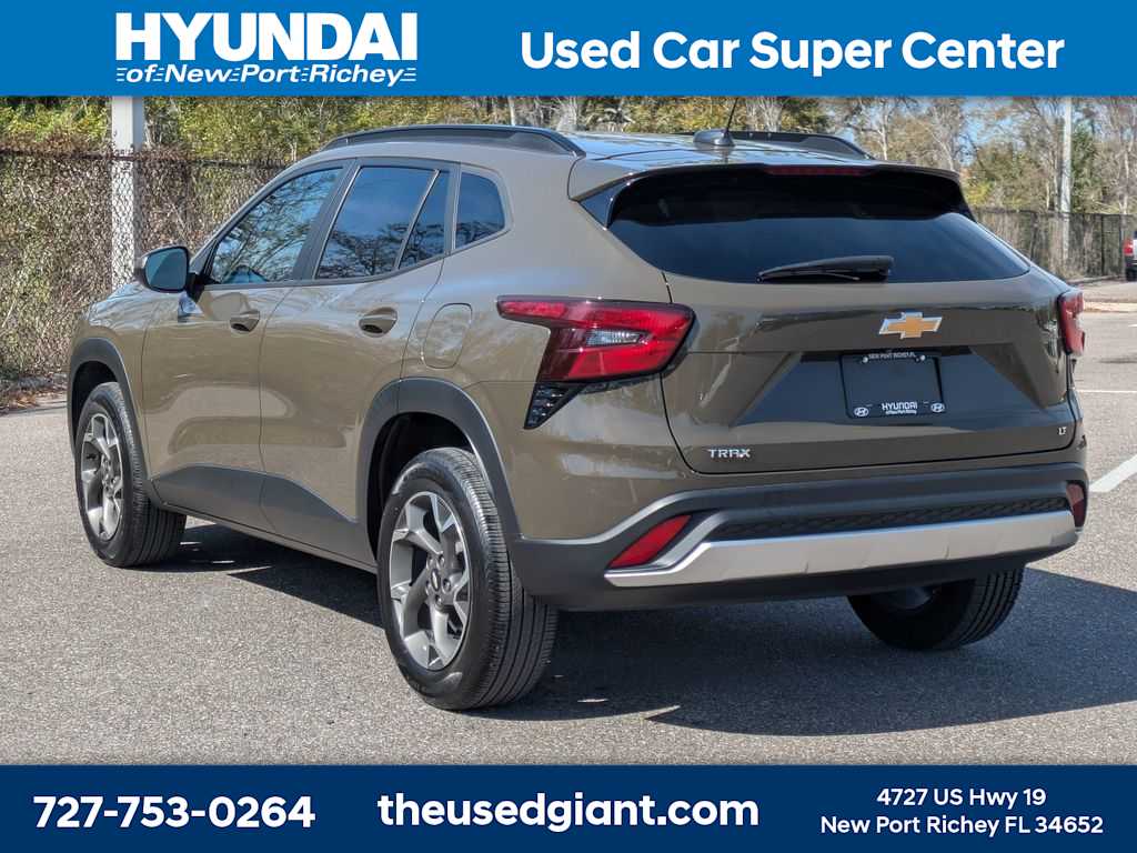 Thumbnail: 2024 Chevrolet Trax - 3